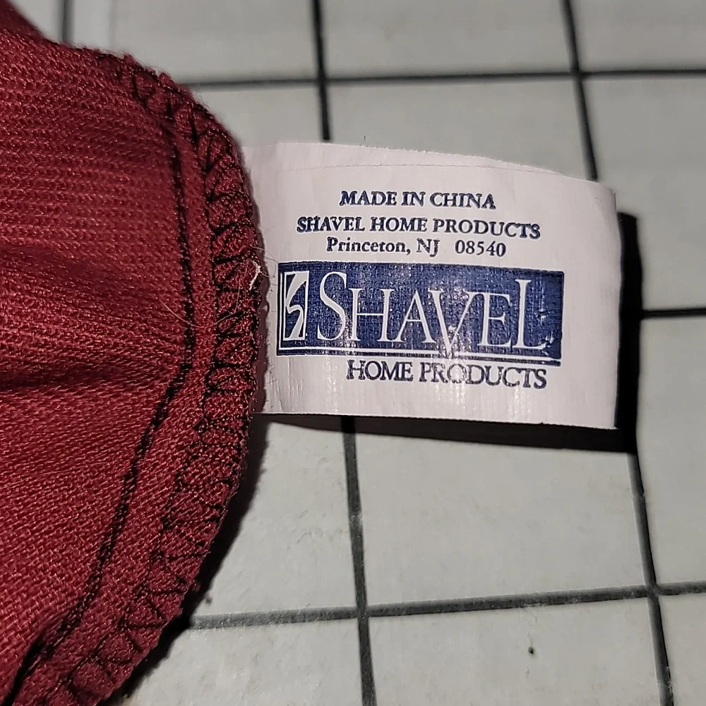 2 MIcrofiber Brick Red Pillowcases / Gently Preloved, ‎ Pillow Covers